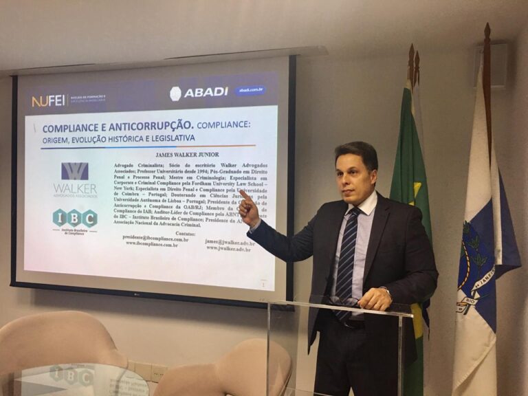 Criminalista James Walker Ministra Aula de Compliance em Pós-Graduação da ABADI