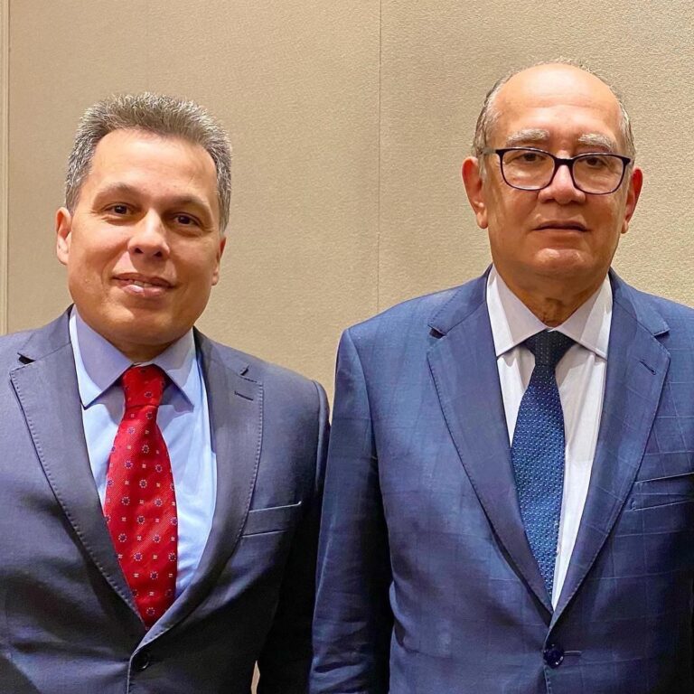 CRIMINALISTA JAMES WALKER REPRESENTA A ANACRIM EM HOMENAGEM AO MINISTRO GILMAR MENDES(STF) NO TJRJ