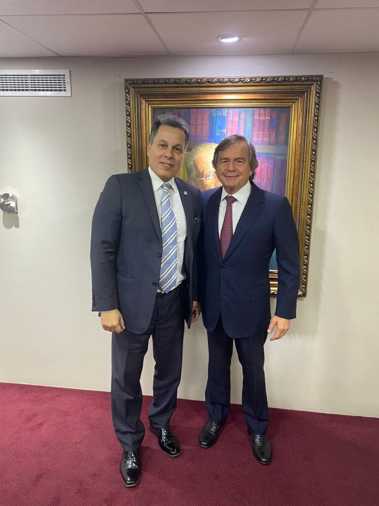 CRIMINALISTA JAMES WALKER FAZ ABERTURA DE EVENTO SOBRE O JÚRI E RECEBE MÁRIO DE OLIVEIRA DO “PAPO DE CRIMINALISTA”