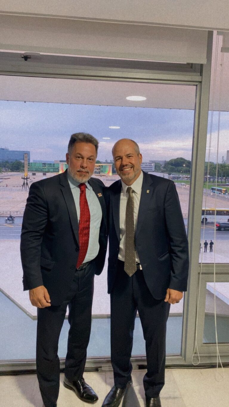 PROFESSOR JAMES WALKER PRESTIGIANDO A POSSE DO PRESIDENTE DA COMISSÃO DE ÉTICA DA PRESIDÊNCIA DA REPÚBLICA