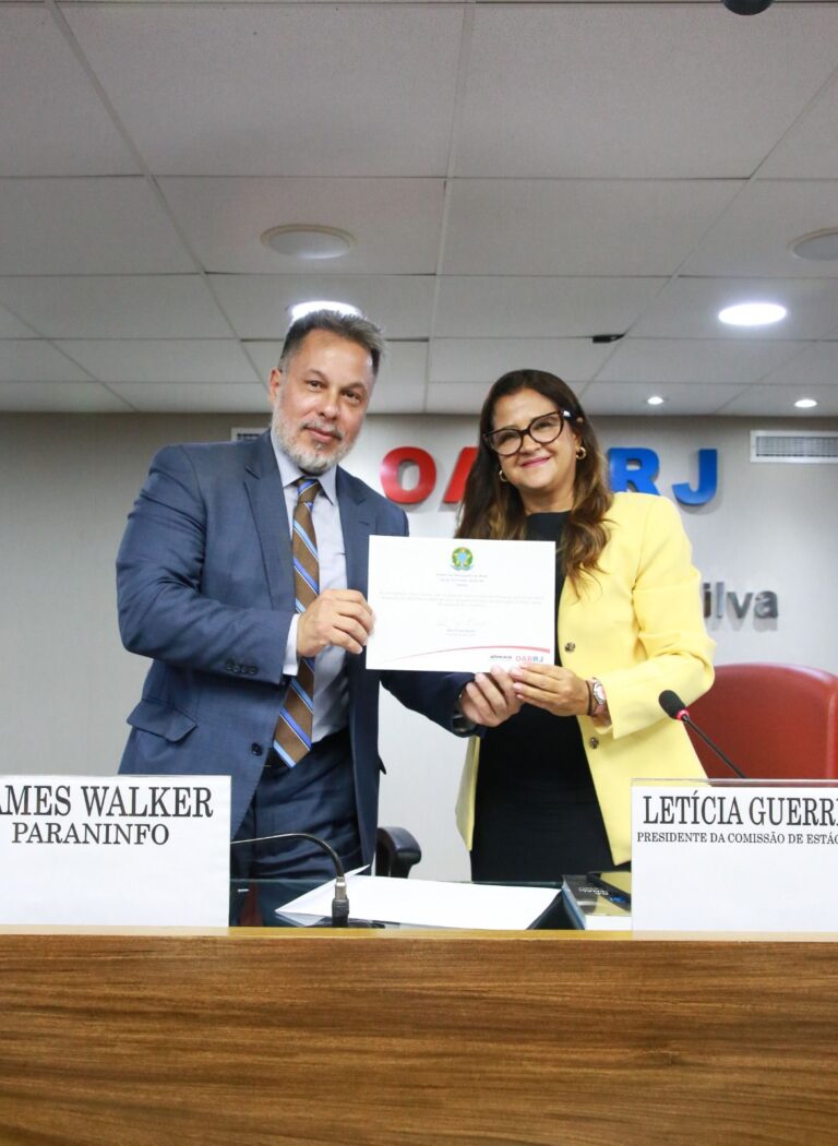 CRIMINALISTA JAMES WALKER É PARANINFO DOS NOVOS ESTAGIÁRIOS DA OAB-RJ]